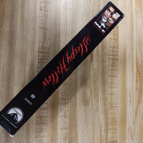 Sleepy Hollow VHS 1999 Tim Burton Gothic Supernatural Horror Johnny Depp Ricci - Picture 2 of 7